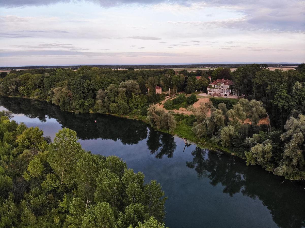 Bed and Breakfast Le Relais Du Doubs En Bourgogne Ciel Экстерьер фото