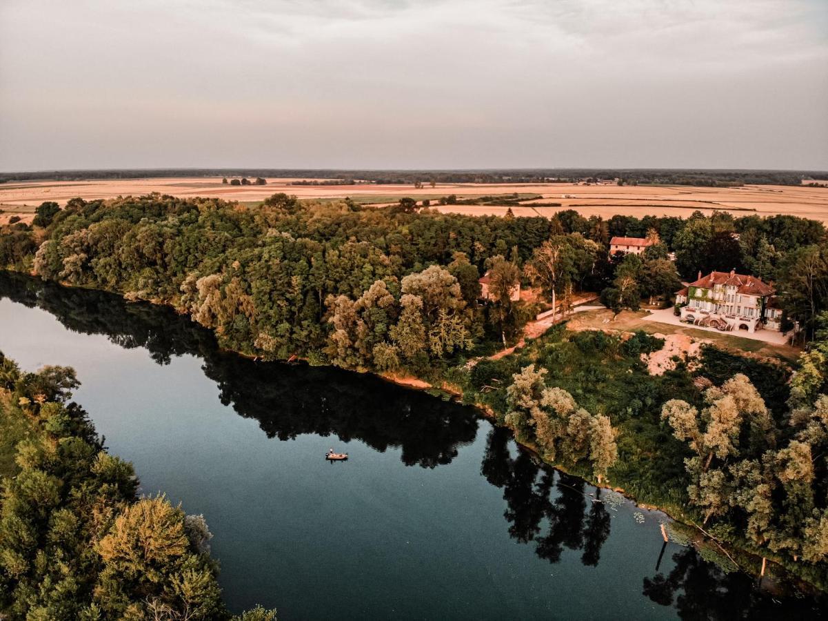 Bed and Breakfast Le Relais Du Doubs En Bourgogne Ciel Экстерьер фото